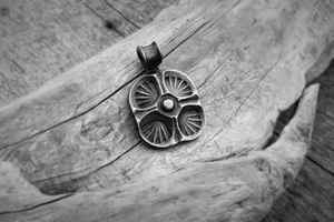 Indien infini forgé à la main serpent collier pendentif noeud celtique nordique bijoux pour hommes et femmes au prix d'usine en gros pas cher - Product Image 4