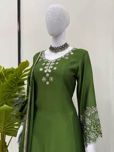 Designer Lehenga Kurti avec brodé Dupatta Bollywood Traditional Wear India Pakistan Festive Dress - Product Image 4