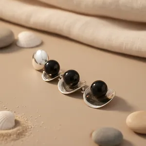 Bracelet minimaliste en argent 925 avec perle noire de Tahiti, perle cultivée ronde, sertie dans un cadre, bijoux unisexe pour tous les jours - Product Image 1