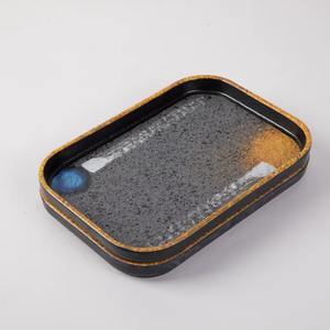 Luxueux plateau de service en marbre noir avec bordure dorée élégante, parfait pour la décoration intérieure, la cuisine et l'affichage de table élégant - Product Image 4