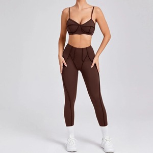 Ensemble de pantalons à manches courtes tricotés sans couture et serrés pour le yoga à la hanche en vente en gros - Product Image 3