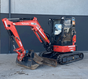 Équipement le plus vendu : Excavatrice KUBOTA U35-4 d'occasion disponible en stock important avec mini-pelle de 4 tonnes - Product Image 1