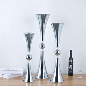 Centro de Mesa Metálico con Diseño Floral, Detalles de Cristal y Perfil Alto para Bodas, Fiestas, Banquetes, Mesas de Hotel, Escenarios y Exhibiciones Artísticas - Product Image 4