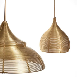 Lampe suspendue en métal à longue chaîne au fini rustique pour la cérémonie de mariage pooja et la conception d'éclairage spirituel traditionnel à la maison - Product Image 1