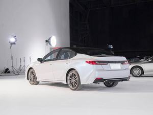 Auto Híbrido Camry 2024-2025 Híbrido 2.0HXS Edición Sport Plus Toyota Camry Autos Usados en Buen Estado Listos para Enviar - Product Image 4