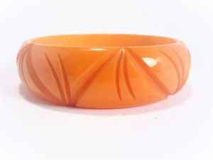 กำไลข้อมือเรซินใสสีที่กำหนดเองเครื่องประดับอะคริลิคแฟชั่นคุณภาพสูงการออกแบบที่เป็นเอกลักษณ์ของขวัญที่สมบูรณ์แบบจากอินเดีย - Product Image 3