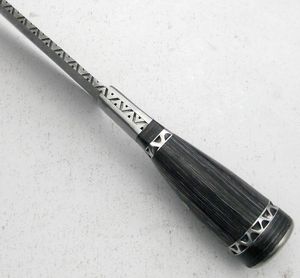 Cuchillo de Chef hecho a mano de alta calidad con hoja de acero de Damasco y cubierta de cuero con mango Pakawood para uso en la cocina. - Product Image 3