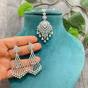 ต่างหูและติ๊กกะประดับเพชร CZ ดีไซน์ทันสมัย คุณภาพเยี่ยม เคลือบเงินอย่างหรูหรา สำหรับงานแต่งงาน เหมาะสำหรับผู้หญิงและเด็กผู้หญิง - Product Image 2