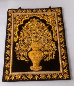 Zari bordado colgante de pared de lujo decoración Interior del hogar para habitaciones regalos hechos de tela de resina hermosa y atemporal - Product Image 3