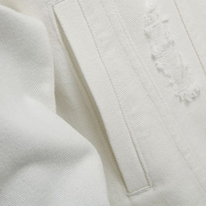 Veste en jean blanche déchirée pour homme, style streetwear urbain, vêtement d'extérieur de haute qualité - Product Image 3