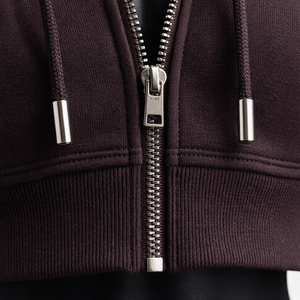 Sudadera corta con capucha y cremallera completa para mujer, de forro polar, color burdeos liso, estilo urbano, longitud corta, personalizable con logo. - Product Image 5