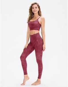 Ropa de fitness Mujer 2025 Conjunto de ropa deportiva de gimnasio de yoga corto sin costuras 2 piezas Conjuntos de fitness de gimnasio corto para mujer - Product Image 3
