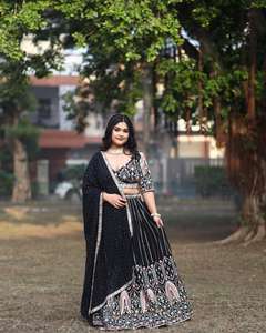 Lehnga choli ผ้าจอ georgatte สำหรับสาวอินเดียและปากีสถานสำหรับงานแต่งงานและปาร์ตี้สวมใส่ในราคาขายส่ง - Product Image 2