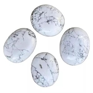 Piedra de Palma de howlita de alta calidad para equilibrar Chakras o curación y relajación energética disponible al mejor precio de mercado - Product Image 3