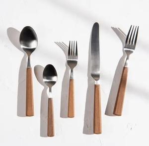 Juego de Cubiertos de Acero Inoxidable de Larga Duración con Atractivas Mangos de Madera Diseñados para Cocinas Modernas y Decoración Elegante - Product Image 4