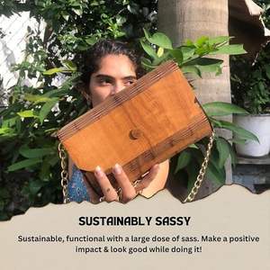 Pochette en bois avec grain naturel élégant pour accessoires féminins avec détails en résine exquis pour les soirées à bas prix - Product Image 2