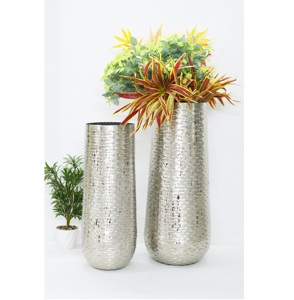 Vase décoratif en aluminium tendance, nickelé, vase décoratif de sol, surface brute en métal, vase martelé pour la décoration de la maison/du mariage - Product Image 1