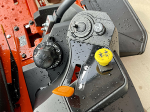 Cortadora de Césped Autopropulsada Kubota Z242 de Calidad Premium, Giro Cero, Entrega Rápida, Grado Industrial - Product Image 6