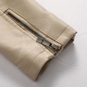 Veste en cuir et toile pour homme, respirante, coupe ajustée, col montant, logo frontal, style vintage rétro, luxe classique, streetwear moto - Product Image 3