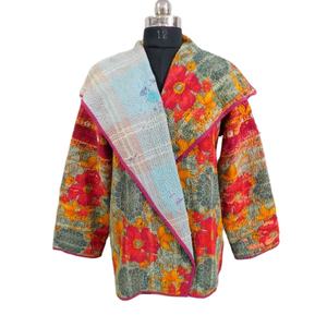 Veste Kantha courte vintage pour femmes avec bloc à la main en coton imprimé fleuri matelassé respirant à manches longues pour l'hiver tenue décontracté - Product Image 1