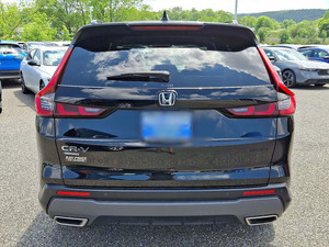 SUV Negra 2024, Tracción en las Cuatro Ruedas, Usada, Llantas de Aleación Oscuras, Asientos de Cuero, Arranque Remoto, Bluetooth, ACC, R17, Asientos Calefactables - Product Image 2