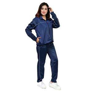 Ensemble de survêtement streetwear pour femme, à capuche, imprimé uni, coupe régulière, qualité supérieure, léger, vente en gros, collection hiver, best-seller - Product Image 3