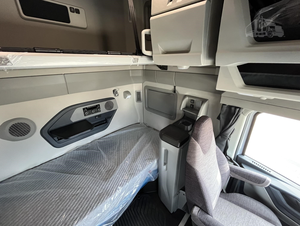 Camion semi-remorque Vol_VO VNL64T 660 VNL64T660 avec cabine couchette, occasion, SUPER ABORDABLE, 2022 2023 2024 - Product Image 3