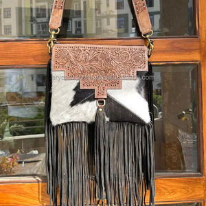 กระเป๋าถือหนังวัวขนเฟอร์เครื่องมือทำมือสไตล์ตะวันตกใหม่สำหรับผู้หญิงกระเป๋าตอนเย็นมีสไตล์และคลัทช์ขนสัตว์ที่ไม่ซ้ำกันชุดคอมโบ - Product Image 3