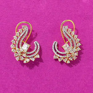 Pendientes Clásicos con Circonita Cúbica con Corte Princesa y Baño de Rodio sobre Latón para Mujer, de Kanhai Jewels, para Aniversario - Product Image 1