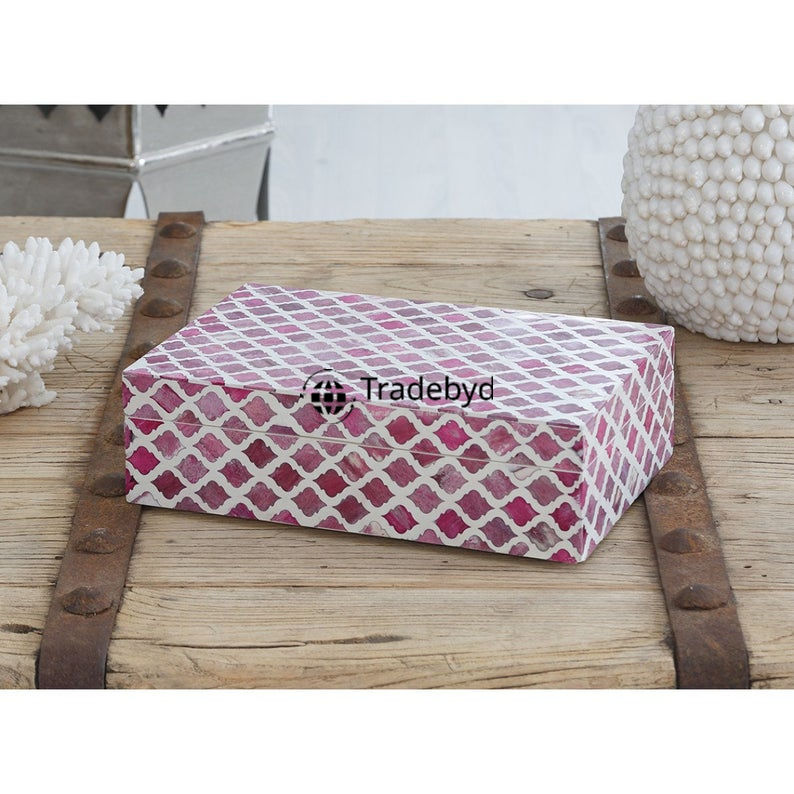 Available in different Colors