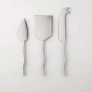 Juegos de queso de metal únicos con mango de resina Cuchillos de queso con acabado plateado Juegos de esparcidor de mantequilla - Product Image 4