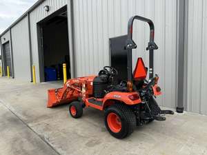 รถแทรกเตอร์ Kubota BX1880 ขนาด 18 แรงม้า พร้อมที่ตักด้านหน้า รถแทรกเตอร์อเนกประสงค์ขนาดกะทัดรัด พร้อมปั๊มเกียร์ สำหรับงานฟาร์ม สนามหญ้า และงานก่อสร้าง - Product Image 3