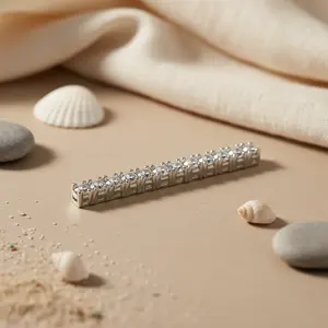 Pendentif élégant pour femme en argent 925 avec zircone cubique, bijoux élégants avec pendentifs et breloques en cristal - Product Image 3