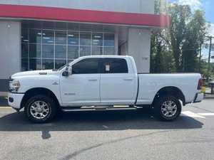 Dodge Ram 2500 Laramie Crew Cab 4WD 2024 Usada, Diésel Turbo, Volante a la Izquierda, Ruedas Cromadas, Asientos de Cuero, Sistema de Navegación, Arranque Remoto - Product Image 2