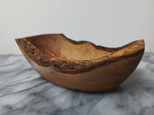 Plato de madera de calidad natural Diseño de forma irregular Color natural Tamaño personalizado para vajilla de fiesta de boda Utensilios de cocina chapados - Product Image 3