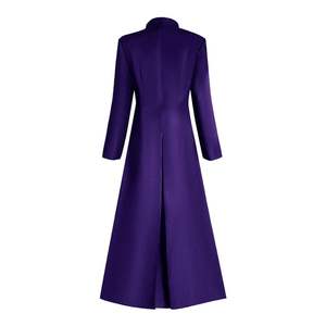 Robe de père pour prêtres Conception de logo personnalisé Soutane conçue avec des détails élégants de coupe classique - Product Image 2