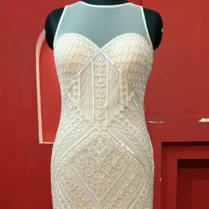 Vestido de Noche/Formal Nuevo de Rajgadhia Exports, Diseño Elegante y Moderno, con Cuentas, Manga Larga, Abertura Lateral y Cuello Redondo - Product Image 1