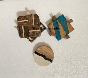 Sous-verres personnalisés 4x4 pouces Tapis en bois et résine PadsHome Hotel carré naturel en résine époxy Accessoires de cuisine en bois d'acacia - Product Image 2