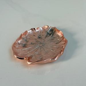 R B Overseas Lotus Leaf Aluminium Fruits secs faits à la main avec finition en cuivre de haute qualité à prix incroyable en Inde - Product Image 5