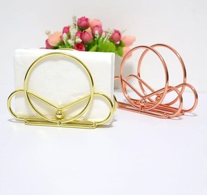Servilletero moderno de aluminio fundido dorado con diseño elegante con acabado dorado, perfecto para el hogar y los utensilios de cocina - Product Image 5