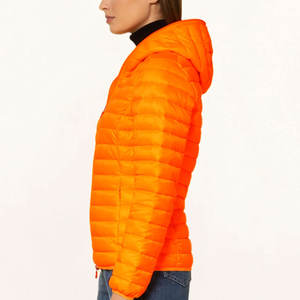 Venta al por mayor de alta calidad logotipo personalizado chaqueta de invierno para los hombres de talla grande acolchado burbuja Puffer con bolsillos de tela impresa OEM - Product Image 4