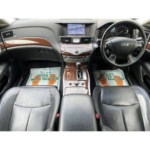 Nissan Fuga d'occasion, berline 4L essence, conduite à droite, automatique, intérieur noir, 2018, 95 000 km - Product Image 2