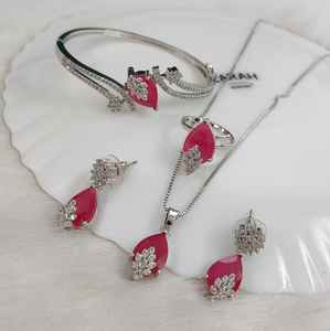 Conjunto de Joyería AD, Collar con Colgante, Aretes, Anillo y Pulsera, Estilo Minimalista, Perfecto para Fiestas, Acabado Premium, Alta Calidad - Product Image 2