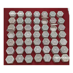 Boîtes à bijoux uniques indiennes de forme hexagonale en stéatite naturelle faite à la main de meilleure qualité pour les entreprises et les cadeaux - Product Image 1