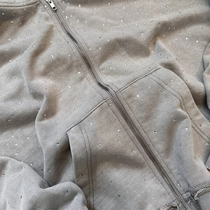 Sudadera con Capucha Corta Extra Grande de Color Sólido con Pedrería para Hombre, 100% Algodón de Alta Calidad en Venta - Product Image 4