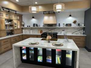 Gabinetes de Cocina Modernos Nuevos de Fábrica SANYANG, Almacén en EE. UU., Madera de Roble Blanco, Bisagras en Oferta, Tendencia en Cocinas de Fabricante Vietnamita - Product Image 2