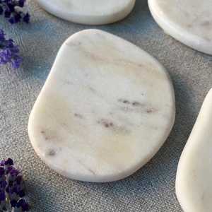 Juego de 5 Posavasos de Mármol Blanco Gris Tallados a Mano, Accesorios de Piedra Natural para Mesa de Centro, Decoración de Lujo - Product Image 5