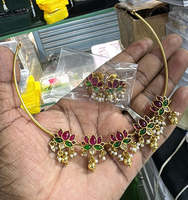 Primer Lanzamiento: Conjunto Clásico Étnico de Collar y Pendientes para Novia, India Pakistán, Latón con Detalles de Perlas, Acero Inoxidable, Plata y Cristal