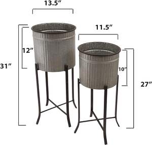 Creative Co Op Set de 2 jardinières en fer sur pied Creative Co Op Set de 2 jardinières en fer sur pied - Product Image 3