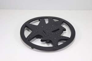 Support pour plats chauds utilisé pour garder les casseroles et poêles disponibles chez HHO - Product Image 4